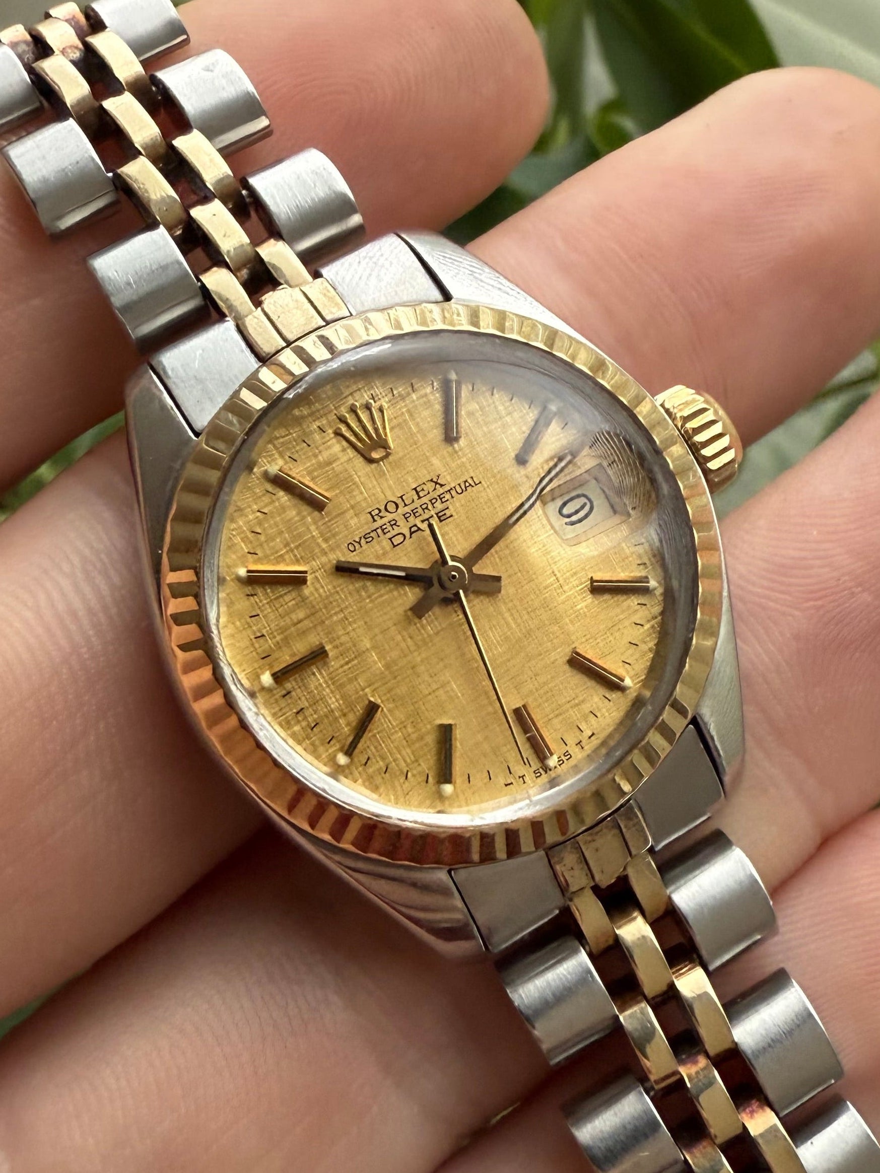 ROLEX K18 ステンレス コンビ 26mmx15mm ×3mm Rolex Lady Datejust 26mm Steel and 18k Gold Linen Dial Ref.6917