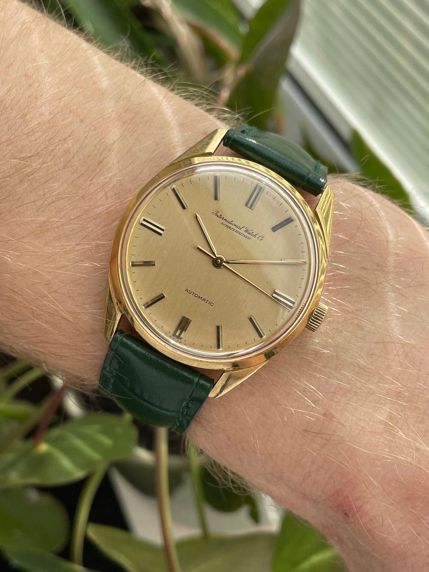 IWC Schaffhausen Vintage 18k Yellow Gold