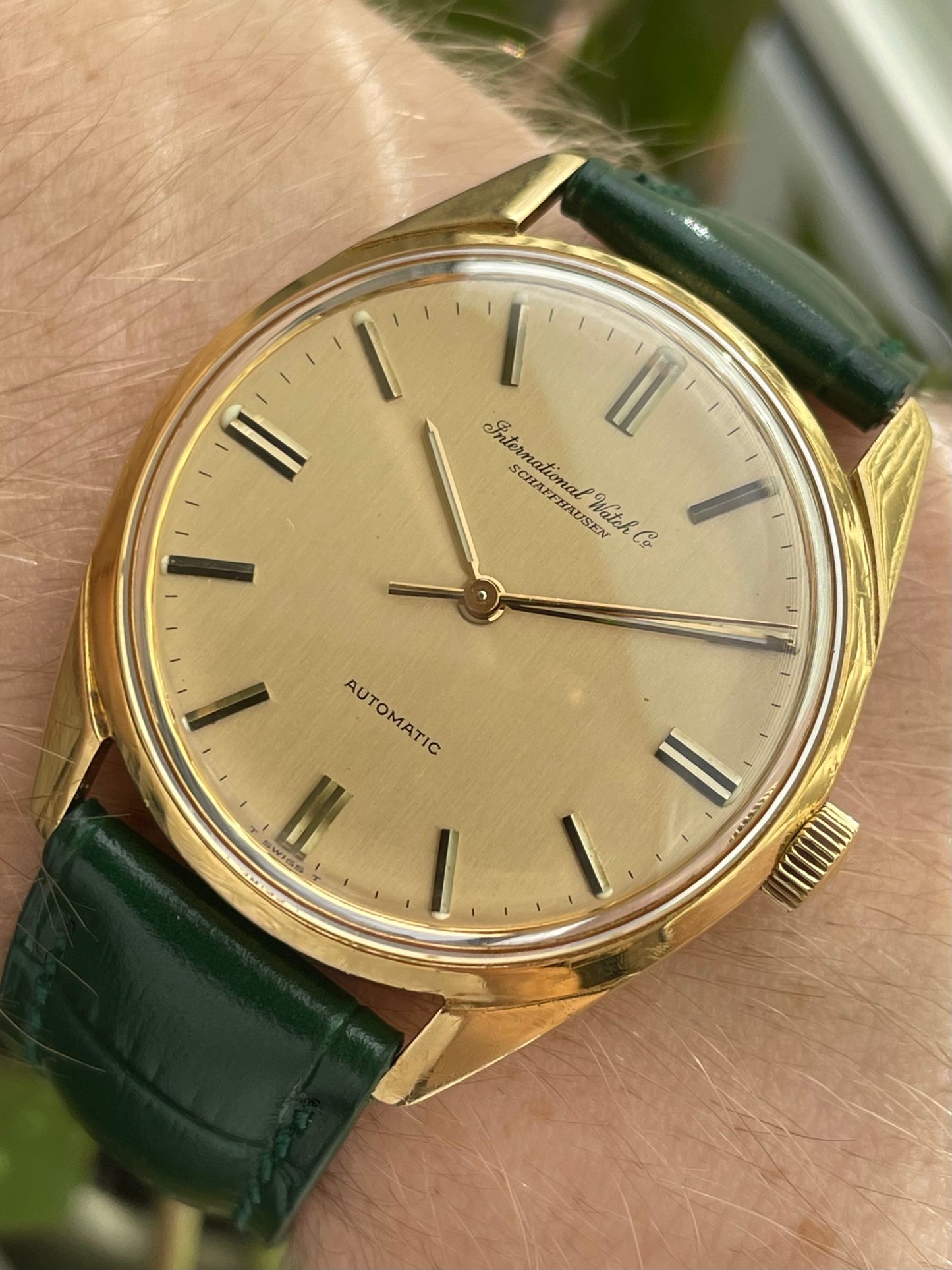 IWC Schaffhausen Vintage 18k Yellow Gold