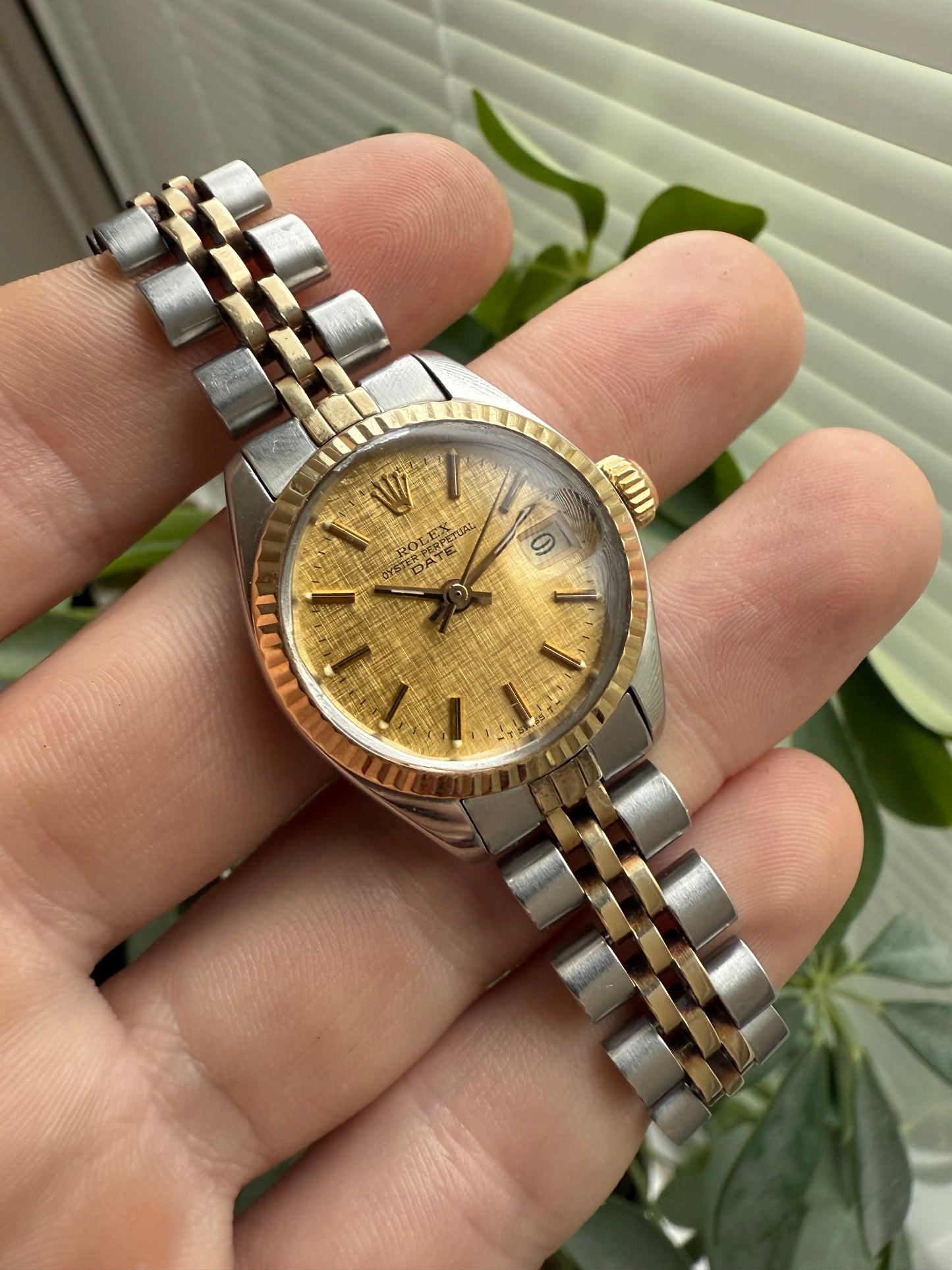 Rolex Lady Datejust 26mm Steel and 18k Gold Linen Dial Ref.6917